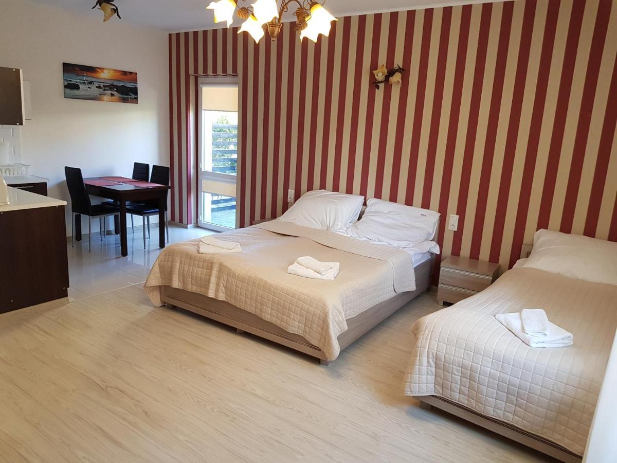 Apartamenty Maja -Pokoje - Domy Wakacyjne -Basen Podgrzewany -Jacuzzi - Sauna Łeba Exterior foto